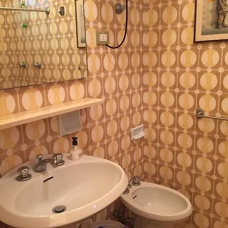 A Casa Di Betty Moneglia